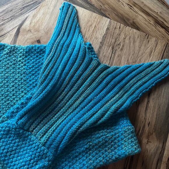 Mermaid Tail Blanket in Teal - Picture 2 of 3